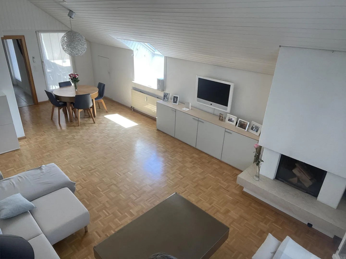 Stilvolles Penthouse mit Terrasse - Foto 2 von 14