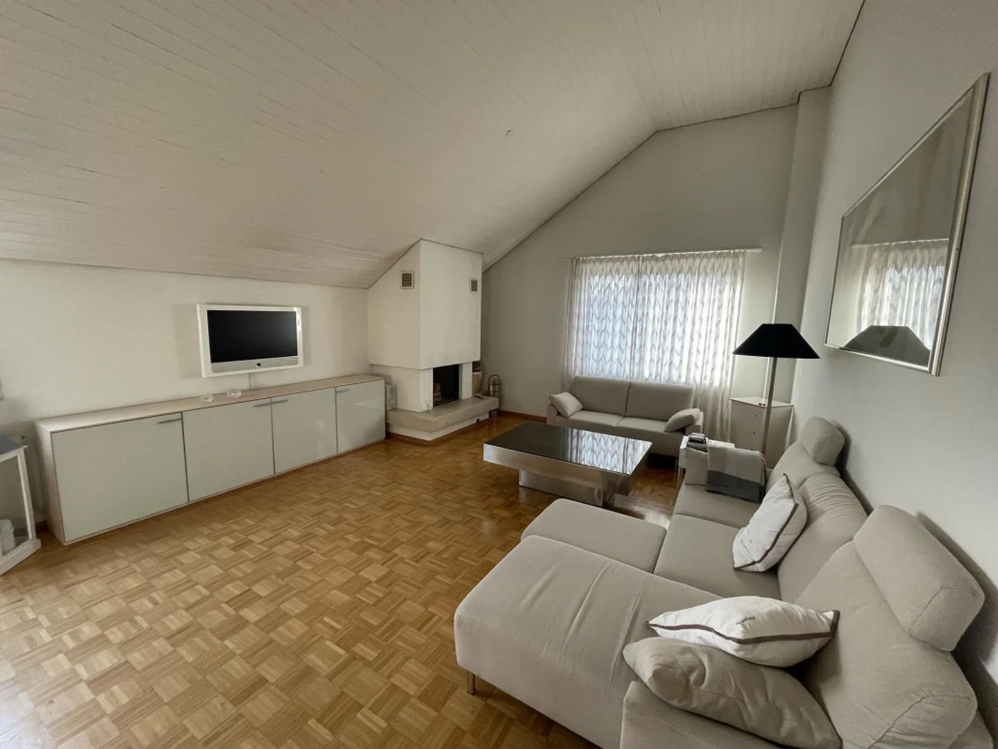 Stilvolles Penthouse mit Terrasse - Foto 5 von 14