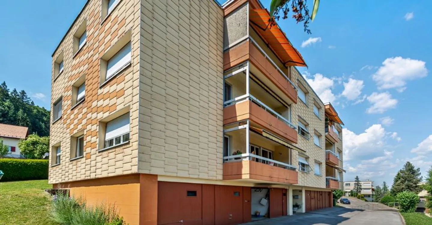 Appartamento PPE di 4,5 stanze con balcone e garage doppio - Foto 2 di 11