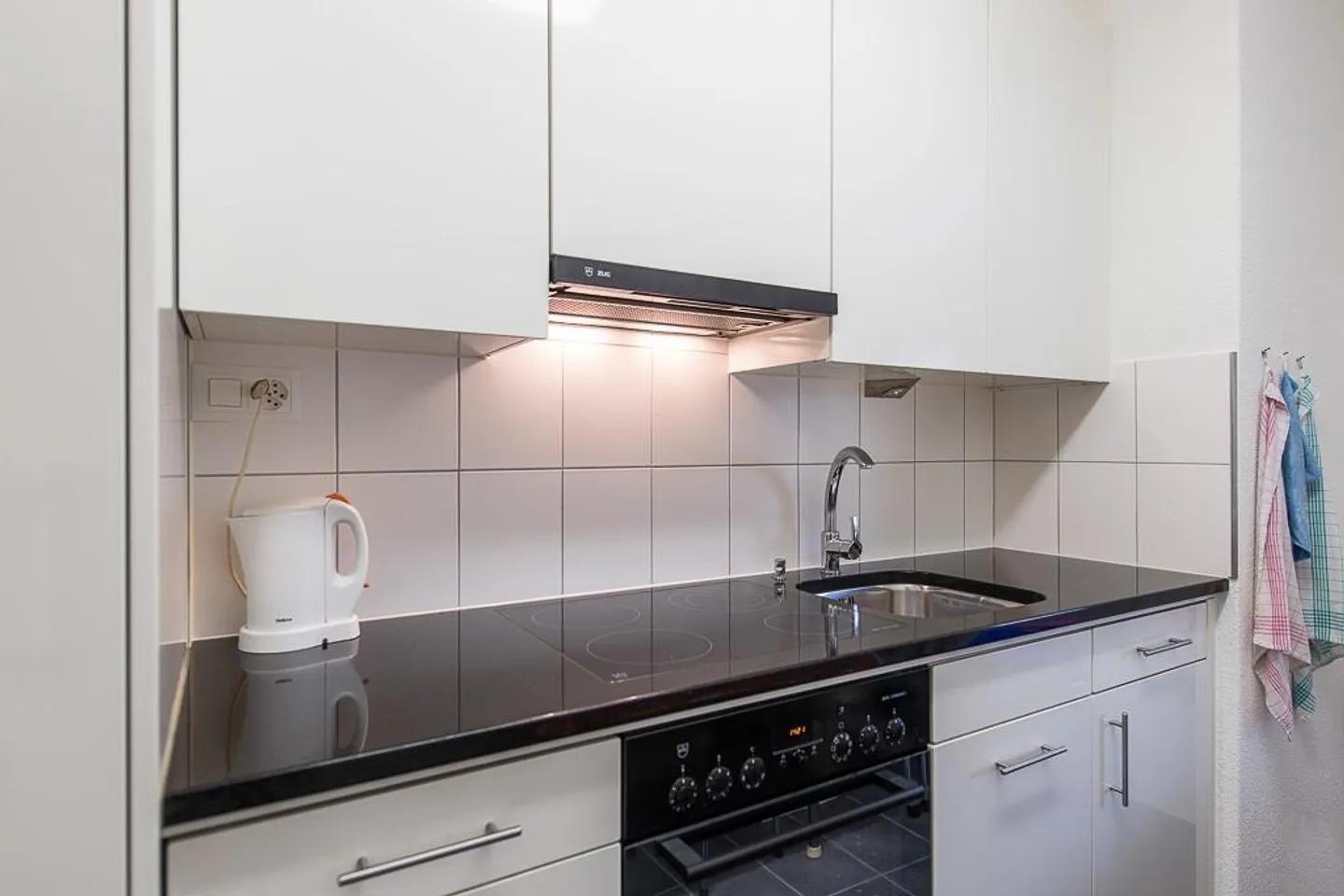 Cozy Single Apartment - Photo 2 of 5