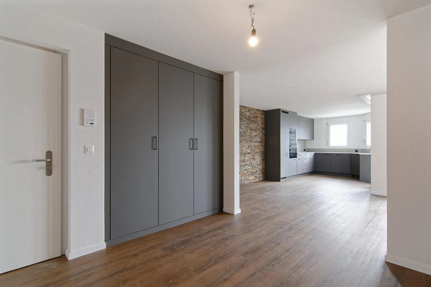Appartamento di 3,5 stanze in standard di proprietà - Foto 3 di 12