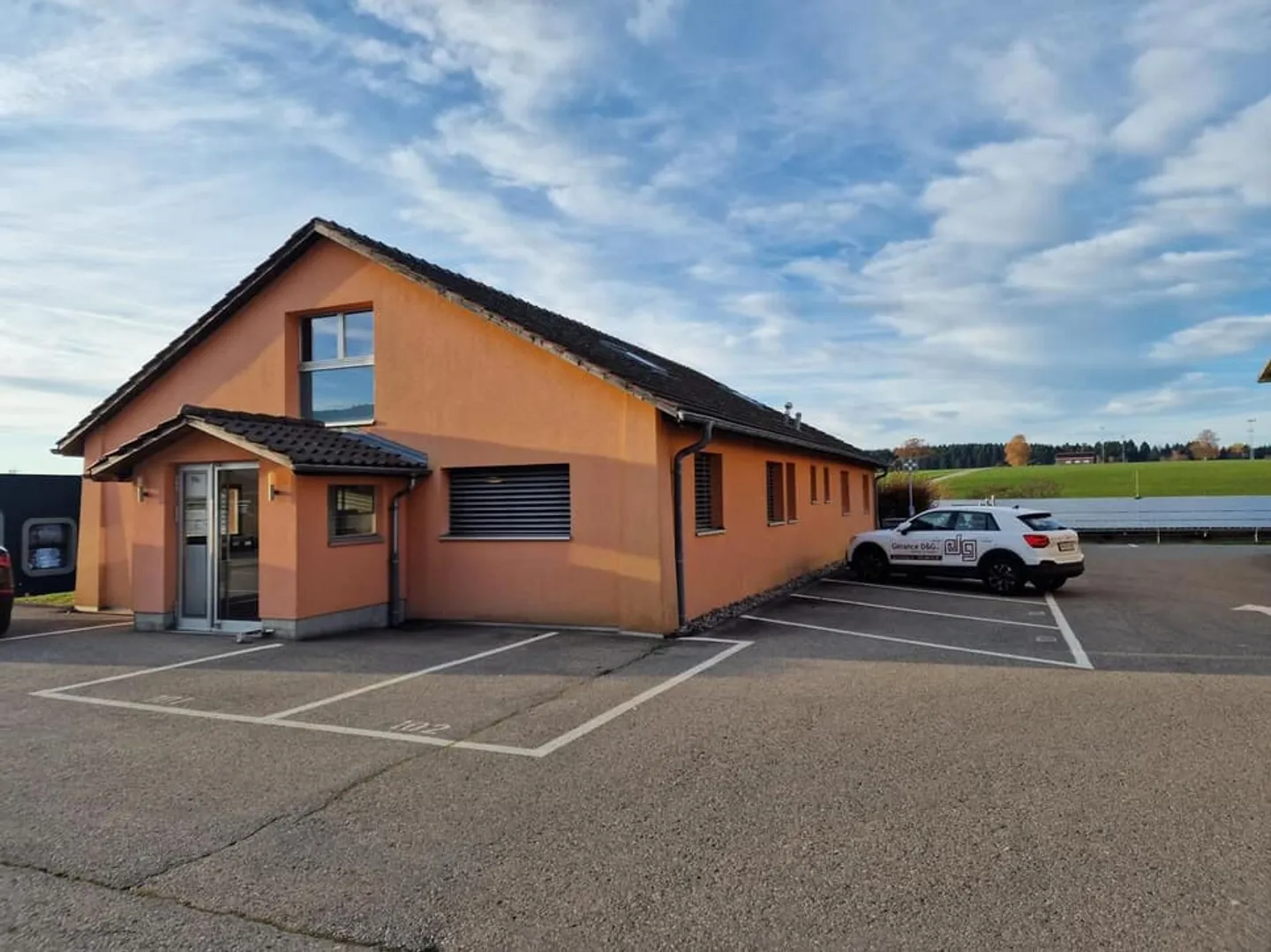 Modularer Verkaufsraum mit direktem Zugang zur A12 - Foto 1 von 13