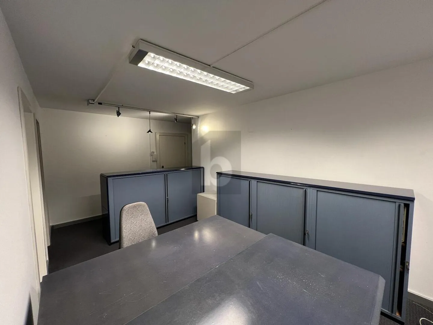 MÖBLIERT UND BEZUGSFERTIG IM ZENTRUM - Foto 3 von 4