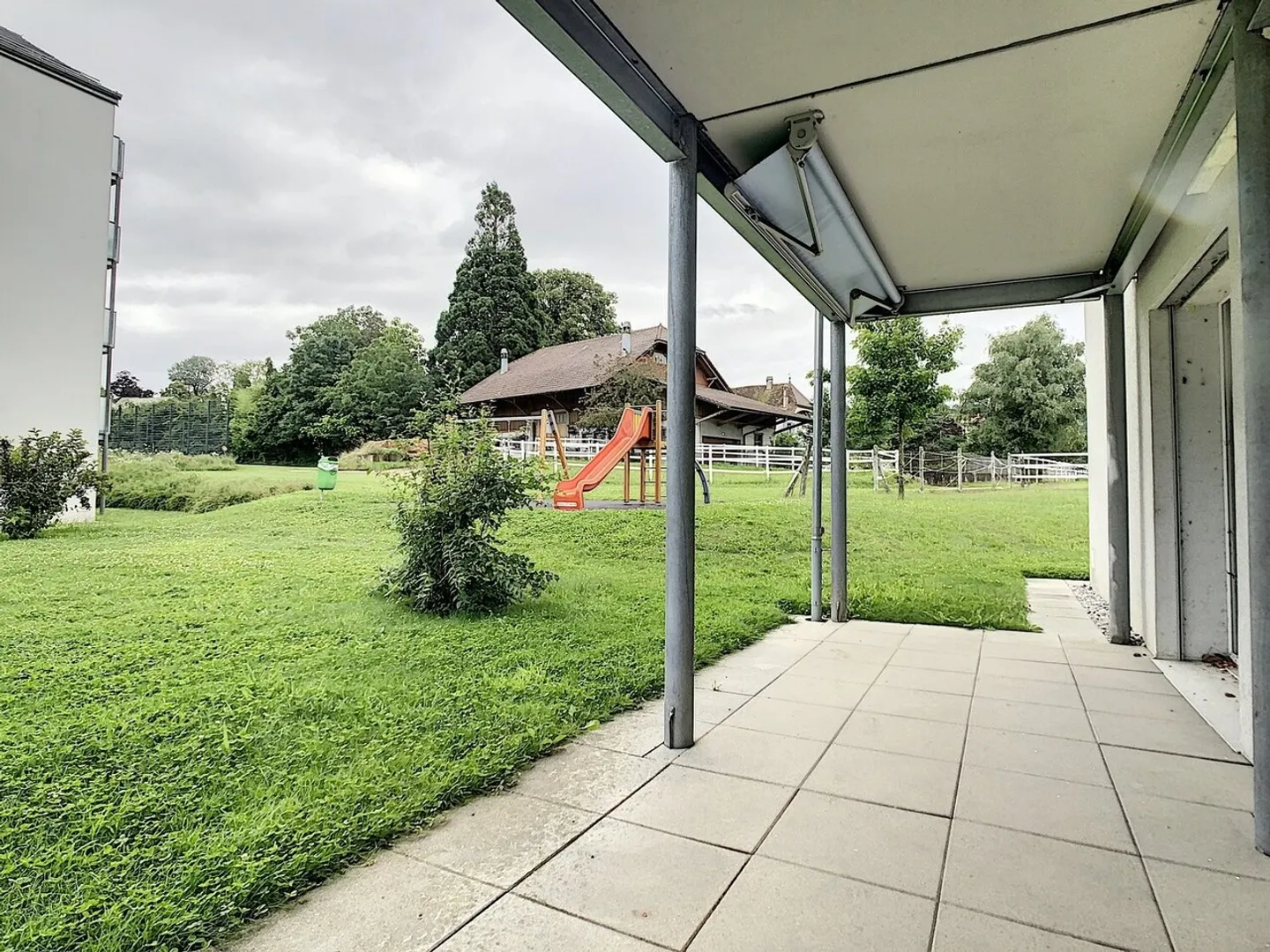 SYMPATHIQUE ! Logement de 2½ pièces - Photo 2 sur 9