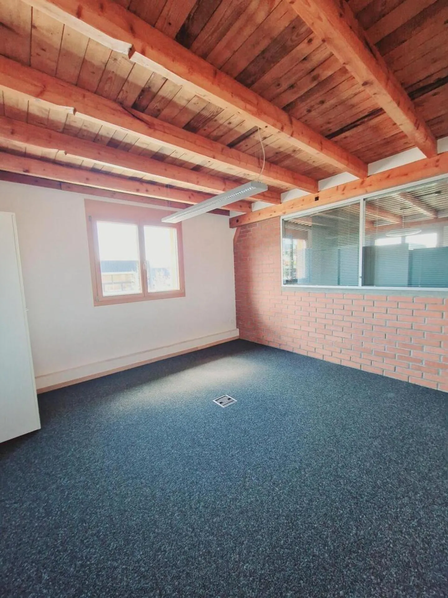 Modularer Verkaufsraum mit direktem Zugang zur A12 - Foto 9 von 13