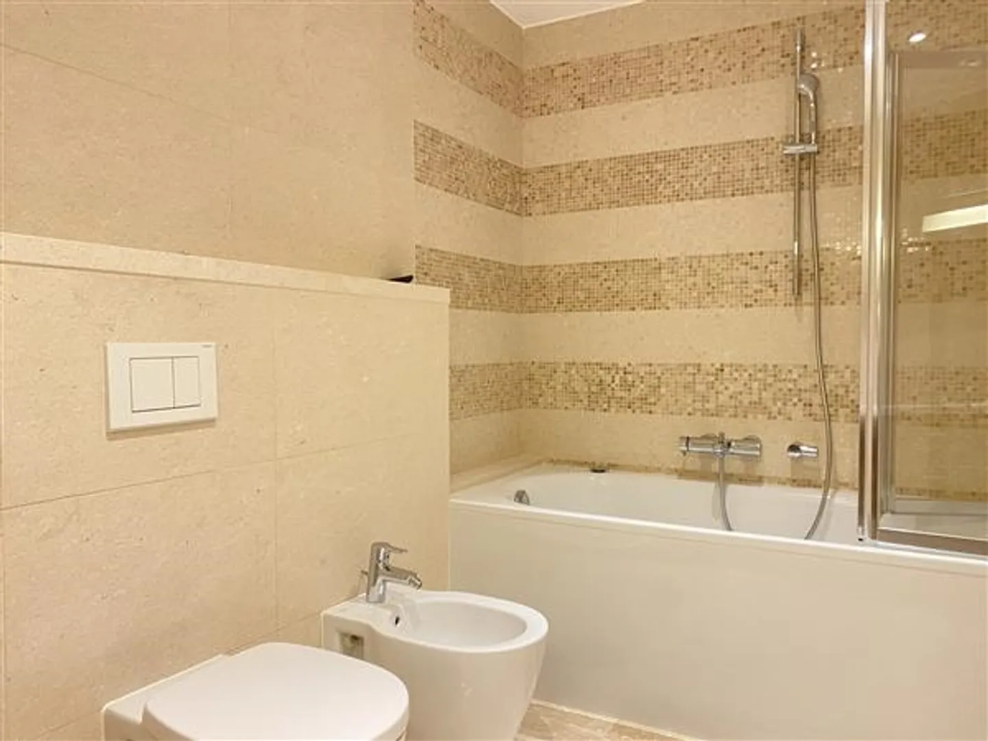 Melide: 5.5 Zimmer Wohnung - Foto 12 von 12