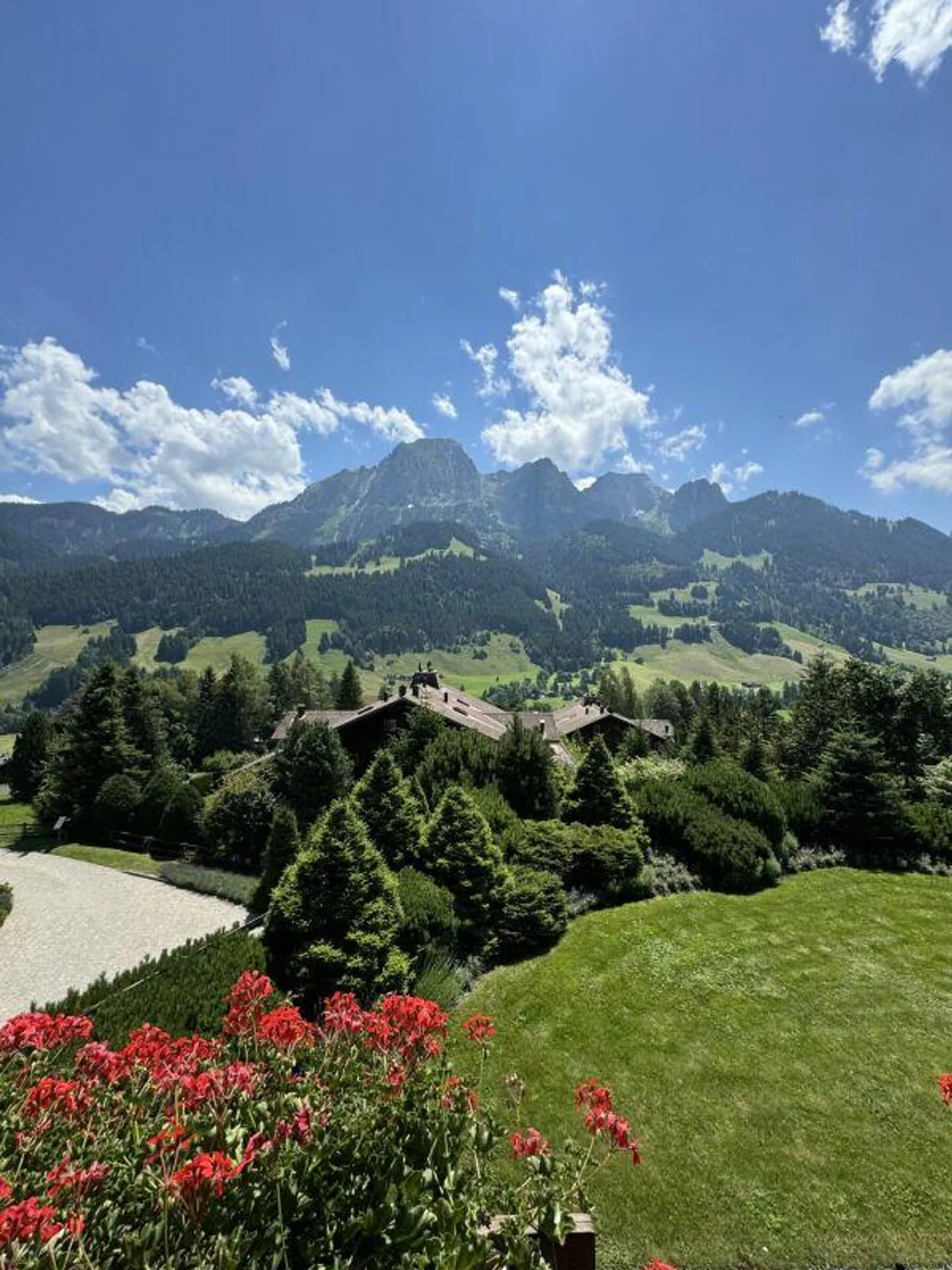 Appartamento 4.5 stanze in affitto a Rougemont - Foto 1 di 11