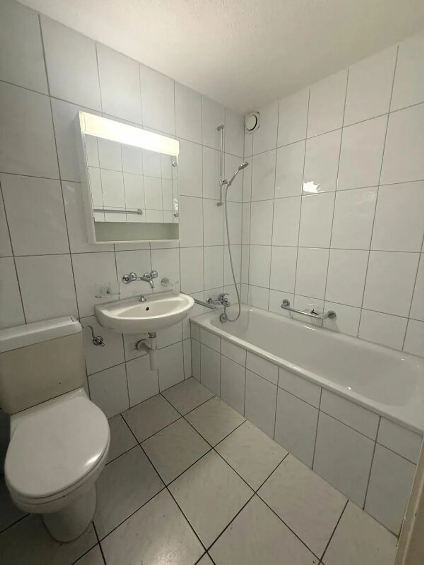 2.5-room apartment with attractive layout - Photo 9 of 10