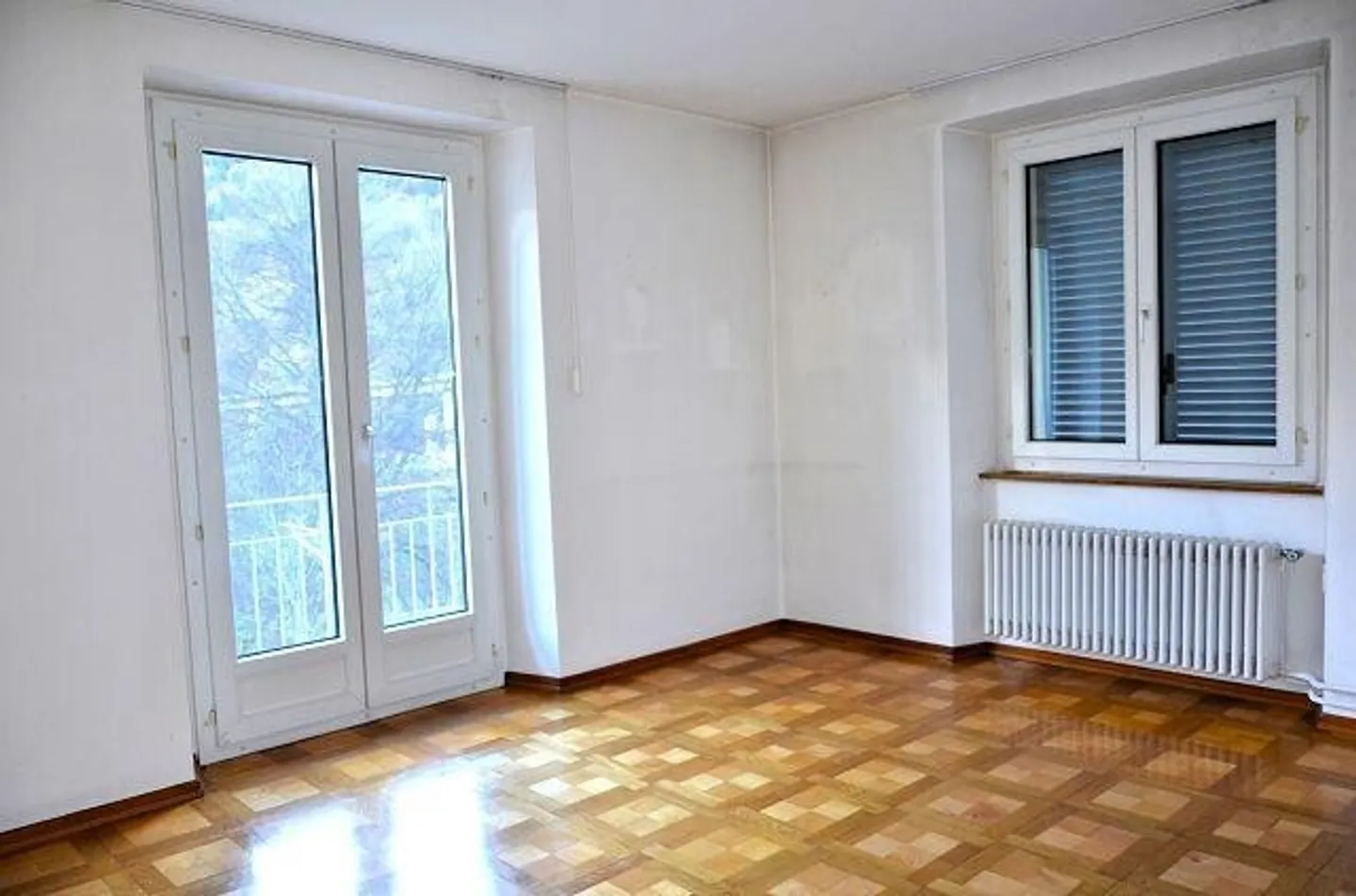 2 apartments of 4.5 rooms with 2 offices, garage/storage, 2 parking spaces and garden - Photo 10 of 13