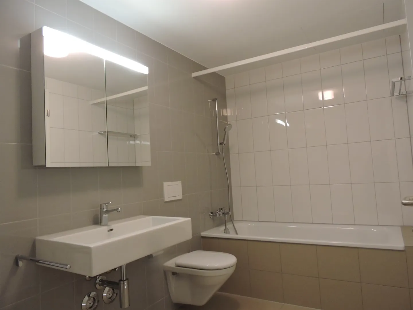 Staging life - Photo 4 of 7