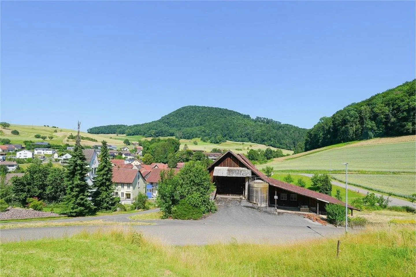 Property with approved new construction project - 1499 m2 building land - Photo 2 of 6