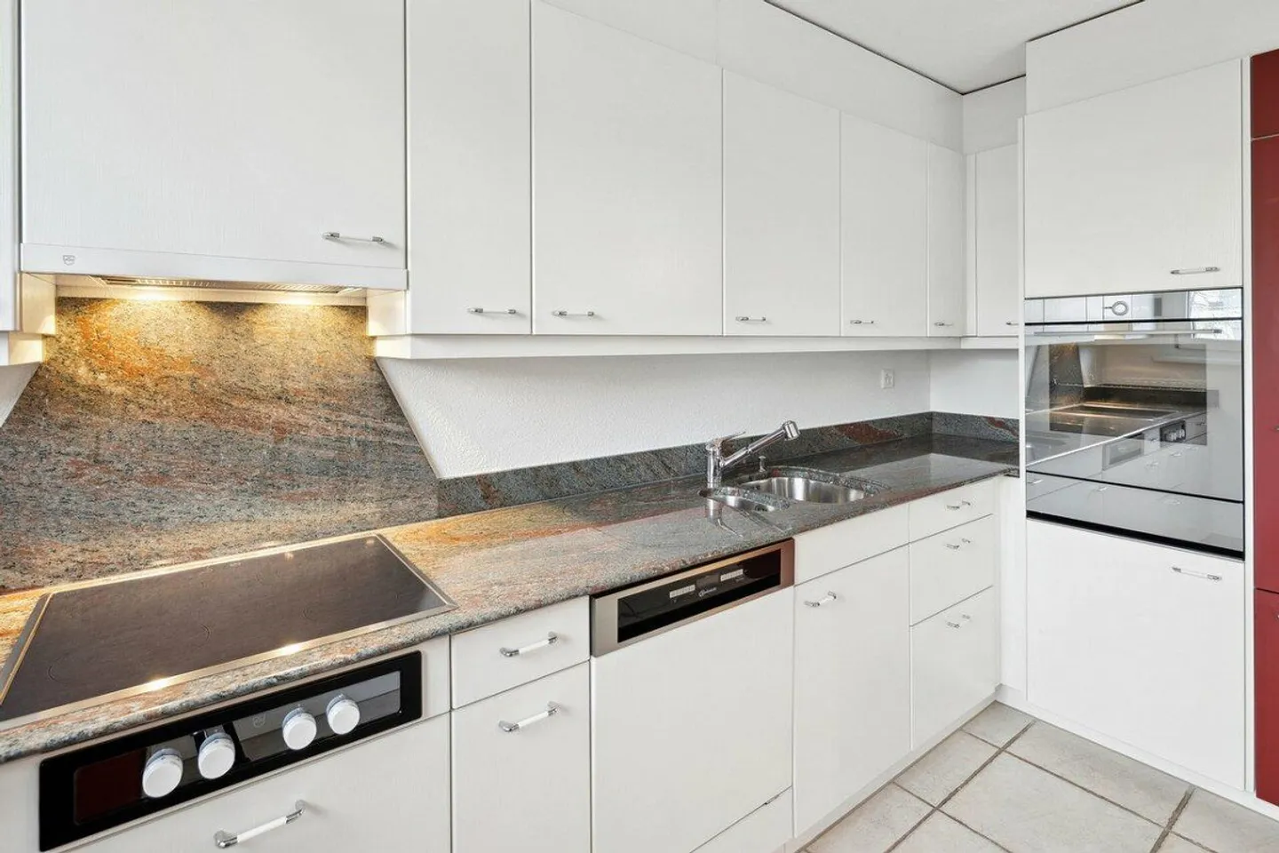 Superbe appartement (90m²), deux balcons, 1 place de garage et chauffage à pellets - Photo 8 sur 11