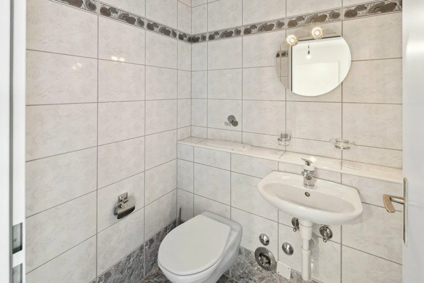 Superbe appartement (90m²), deux balcons, 1 place de garage et chauffage à pellets - Photo 10 sur 11