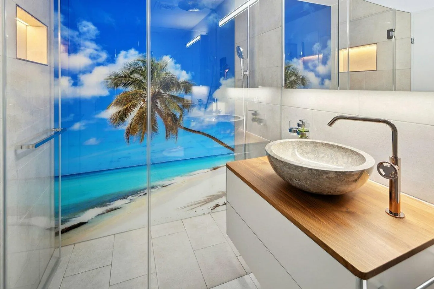 Superbe appartement (90m²), deux balcons, 1 place de garage et chauffage à pellets - Photo 3 sur 11