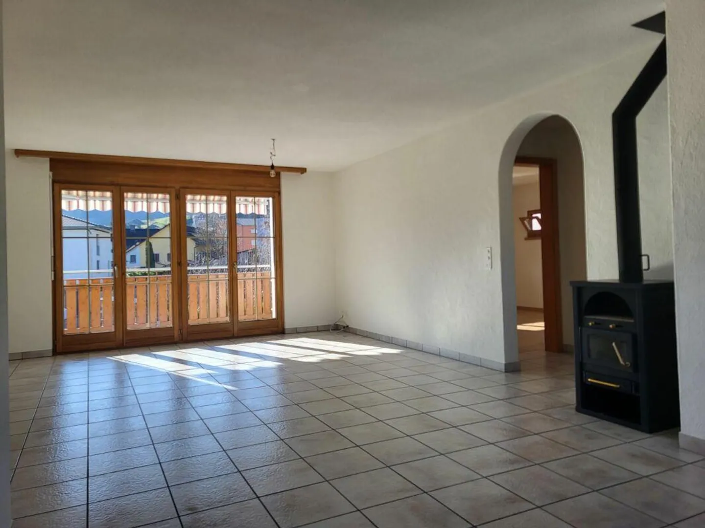 Appartamento attraente con camino - Foto 4 di 12