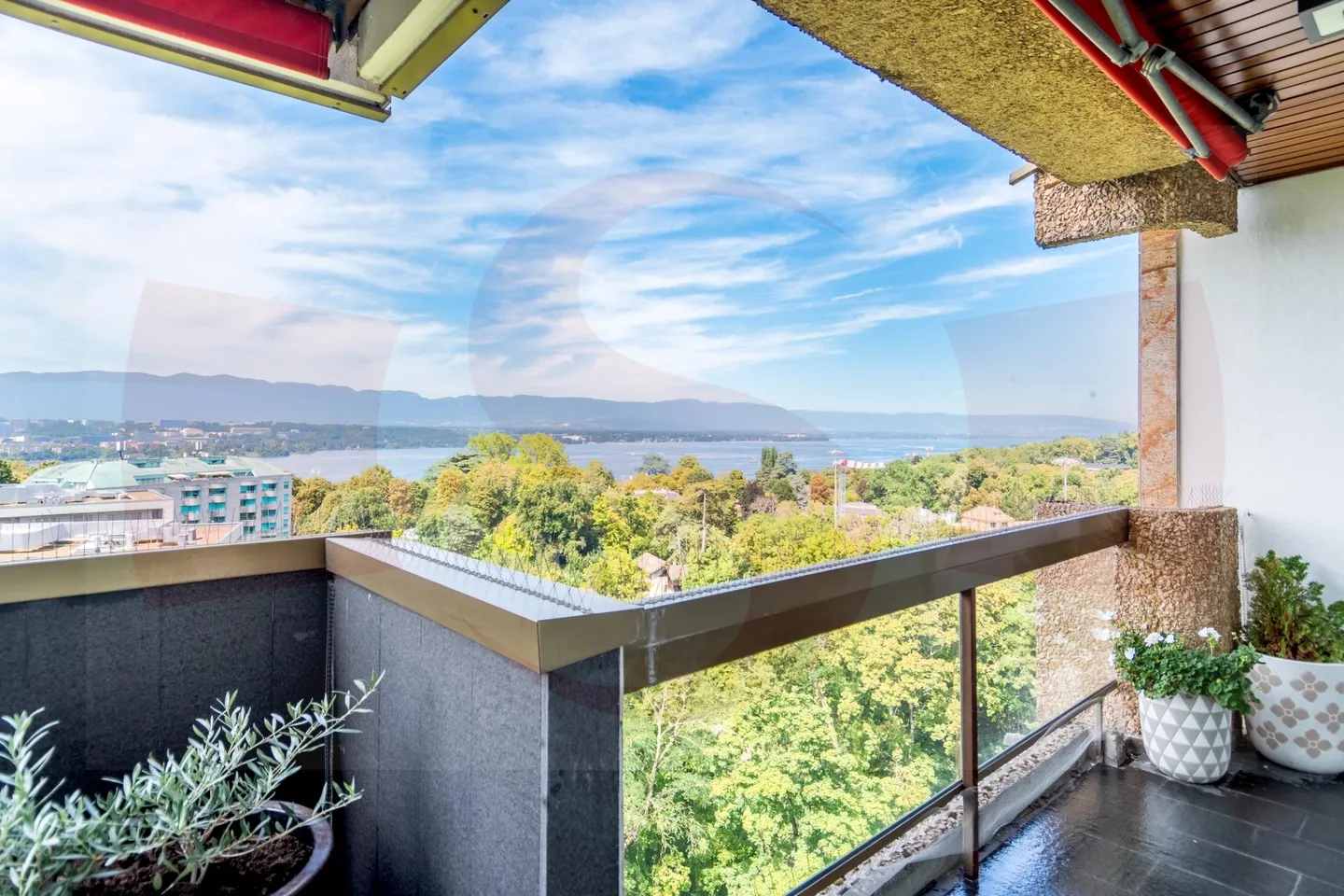 Außergewöhnliche Wohnung mit Blick auf Genf - Exklusivität - Foto 2 von 10