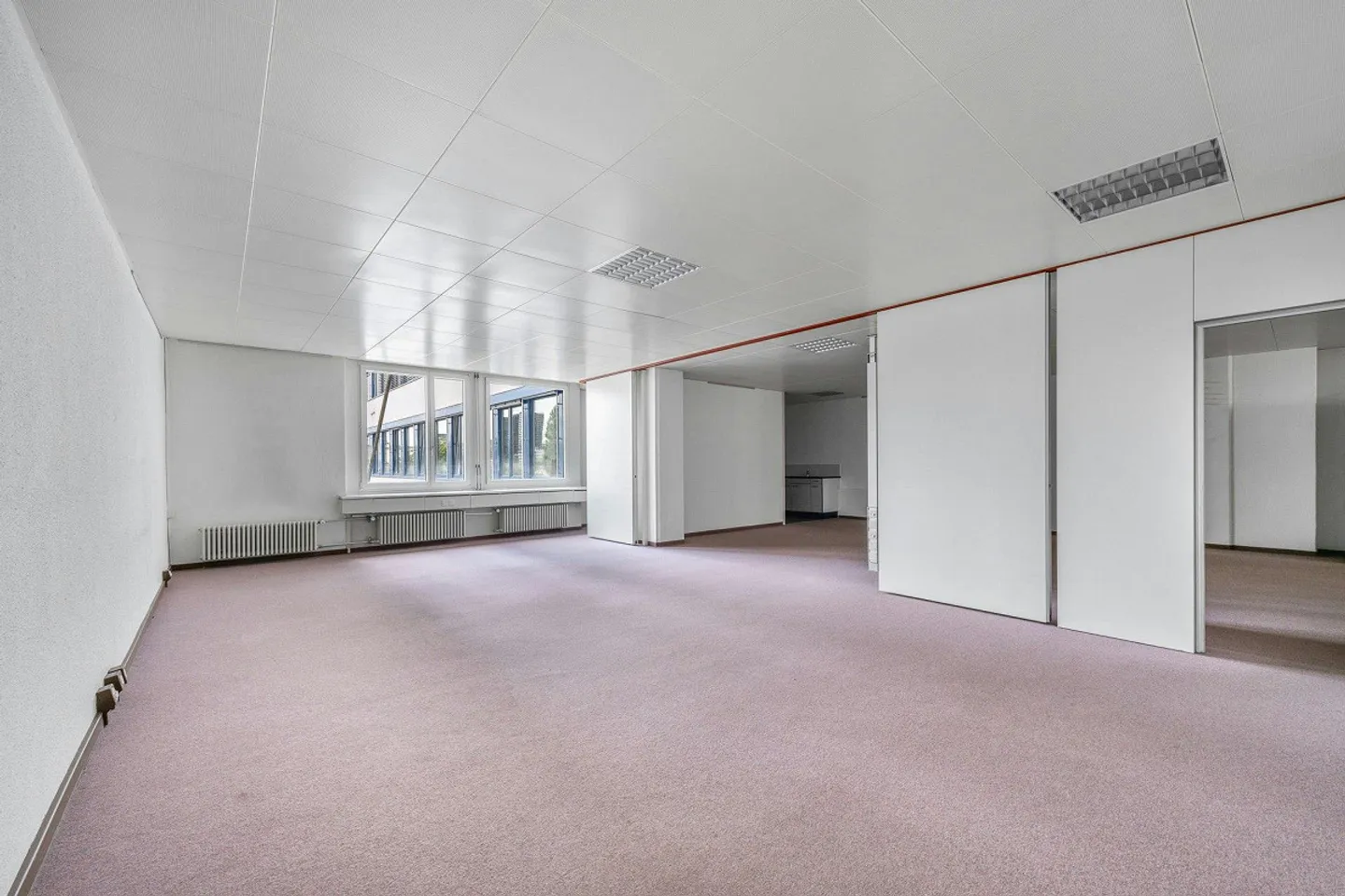Spacious commercial/office space on the 1st floor in Zurich-Altstetten - Photo 11 of 13