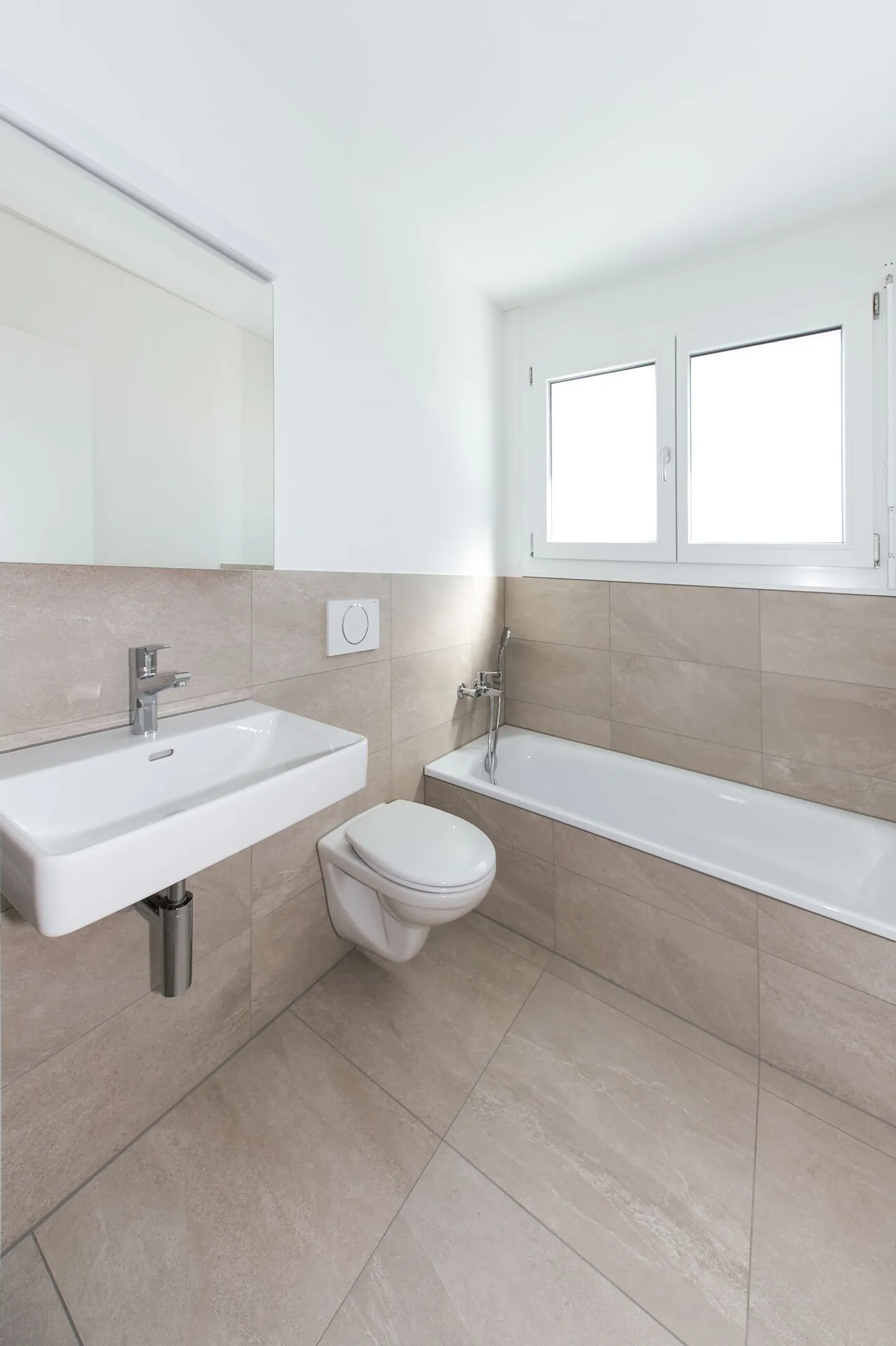 3.5 Room Apartment with Modern Expansion - Photo 6 of 8