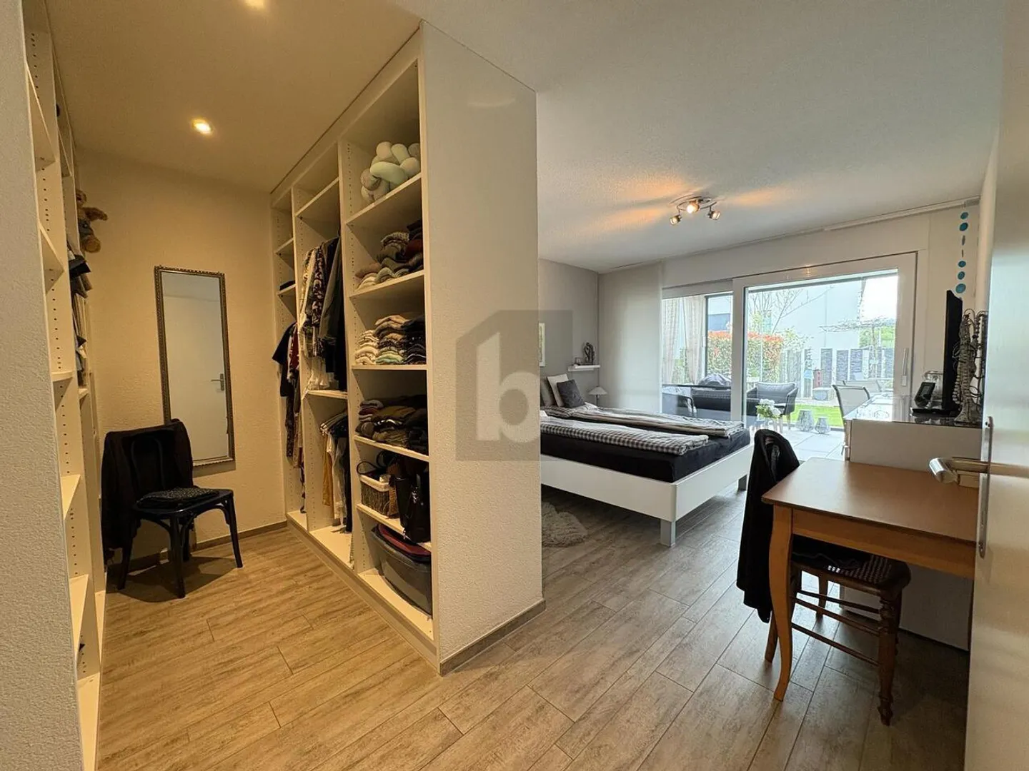 Modern Ground Floor Apartment - Photo 4 of 6