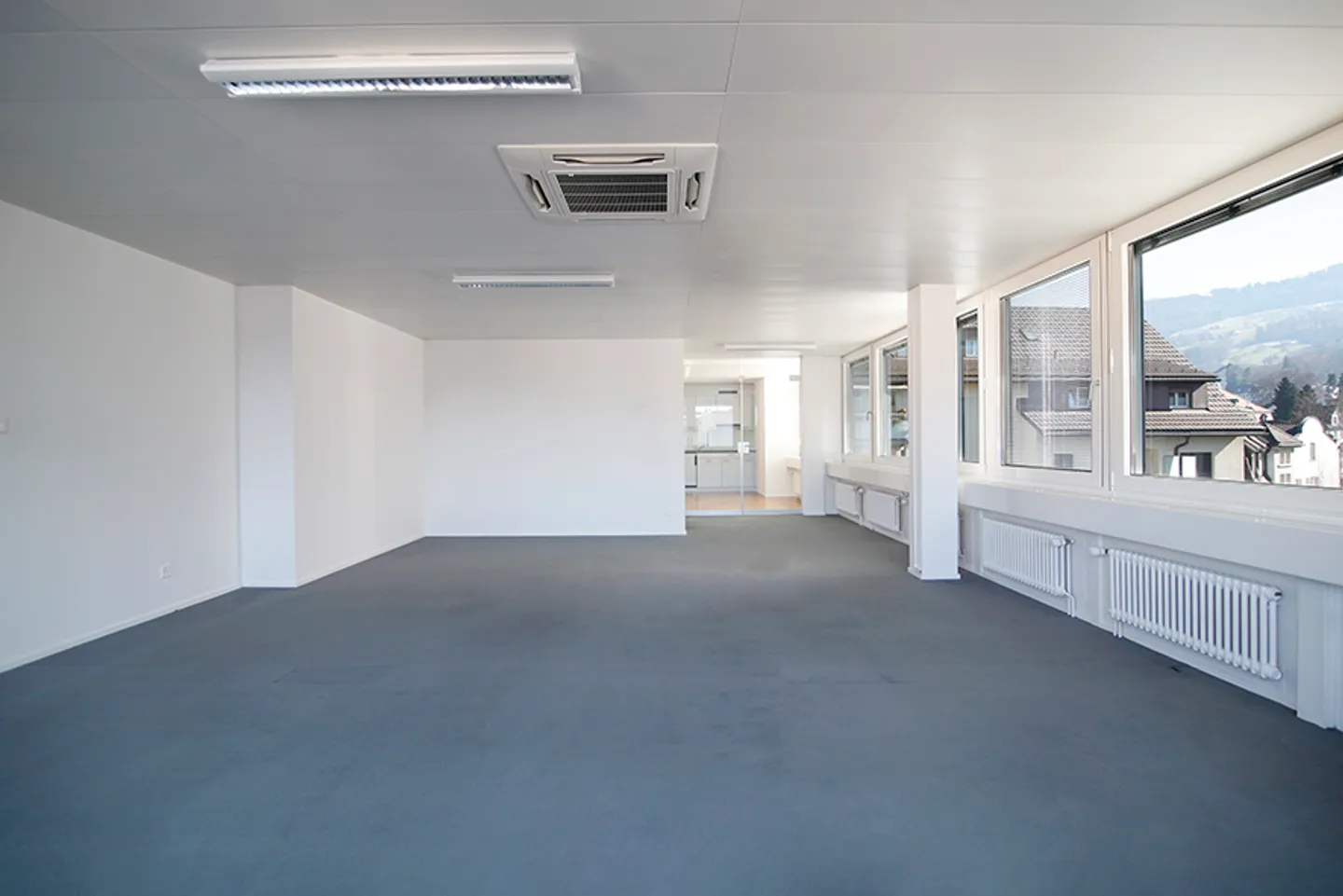 Ufficio o spazio per studio nel centro di Rorschach! - Foto 3 di 11