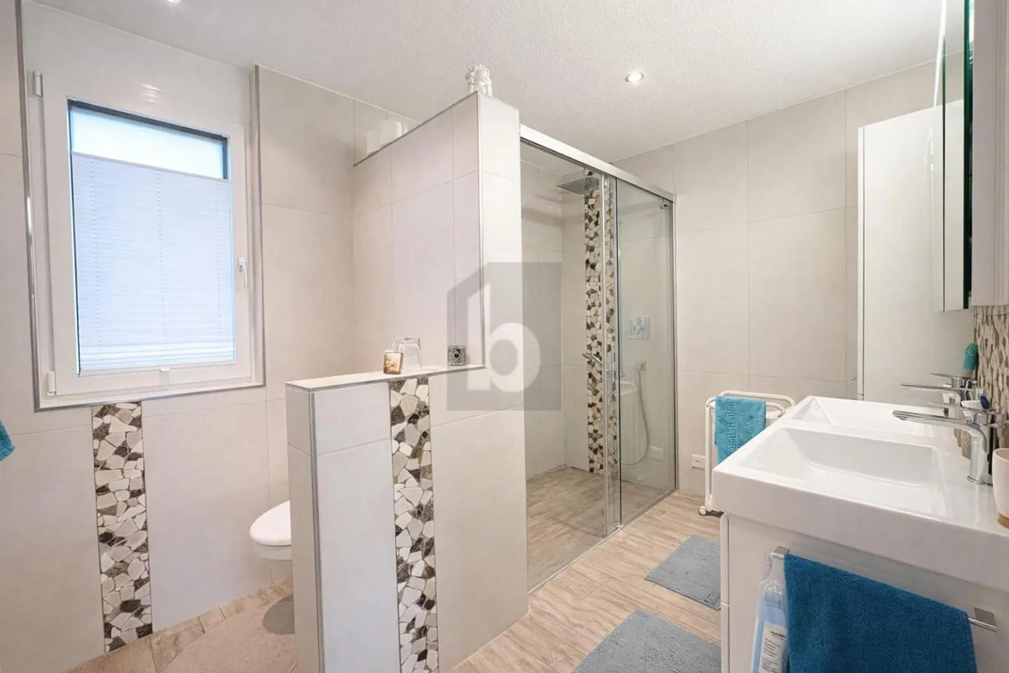 Modern Ground Floor Apartment - Photo 5 of 6