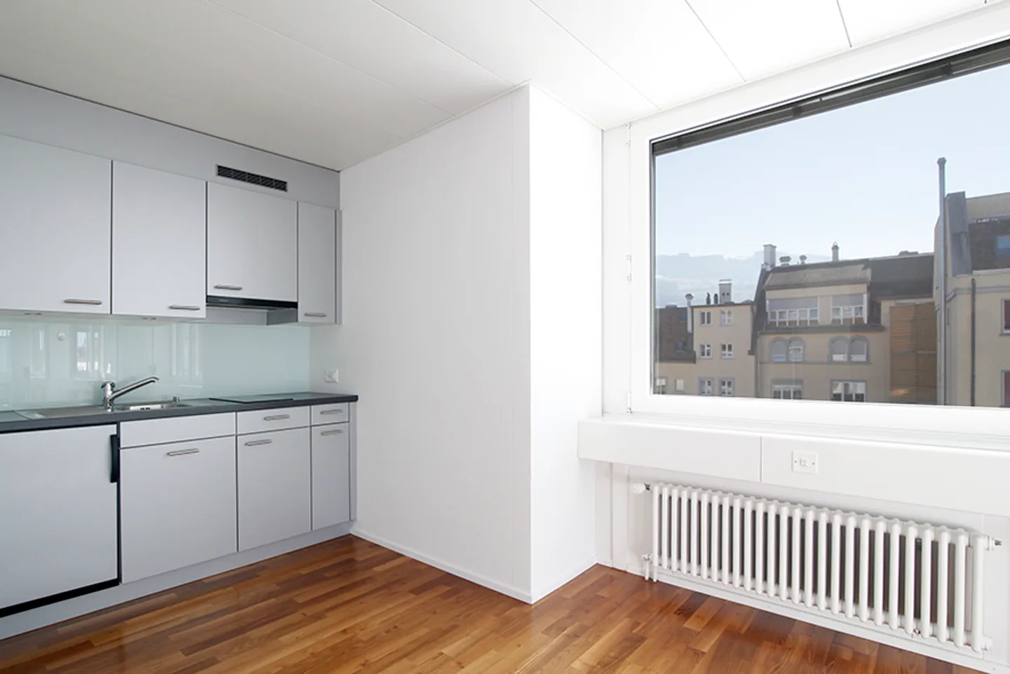 Ufficio o spazio per studio nel centro di Rorschach! - Foto 7 di 11