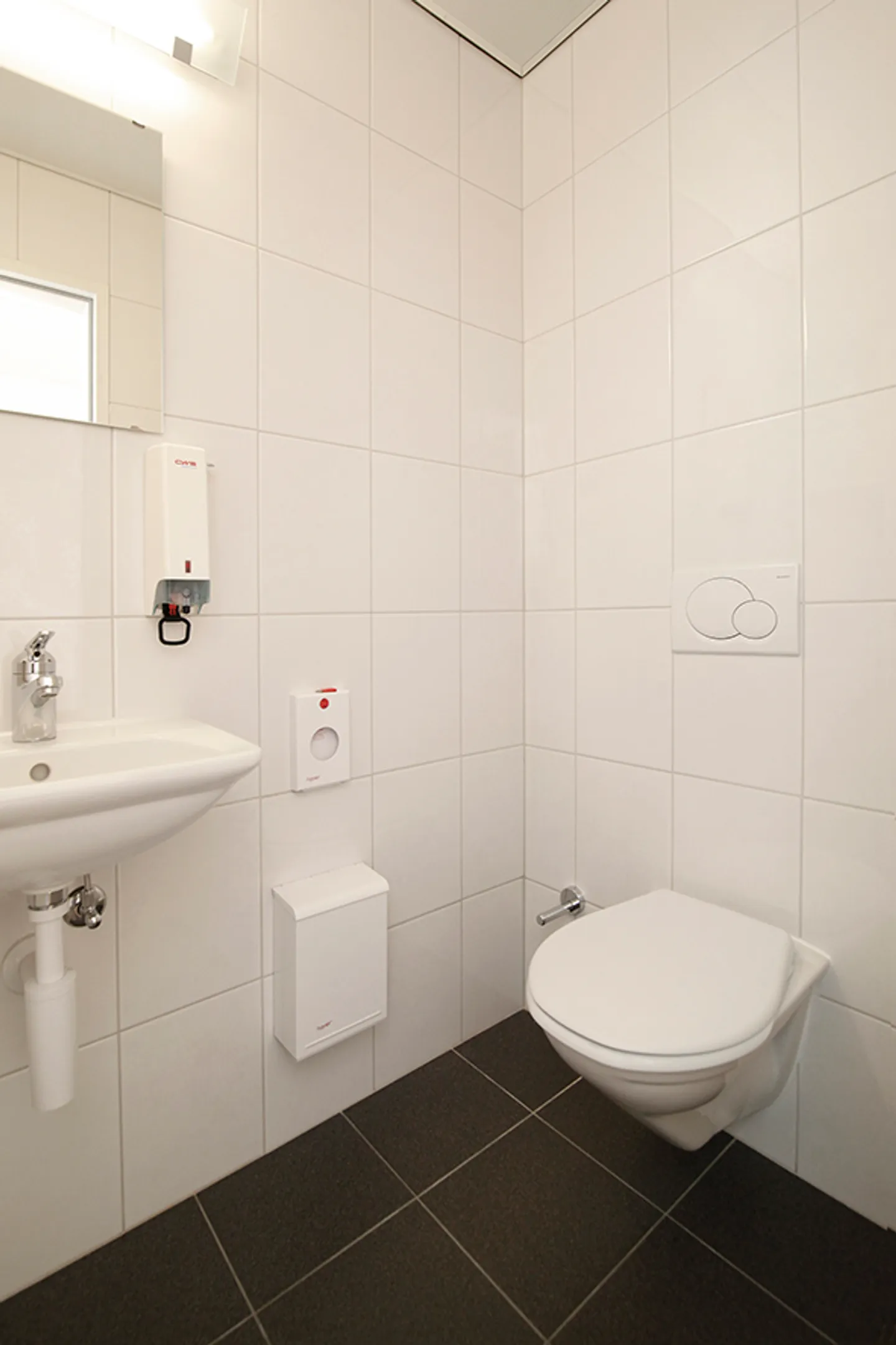 Ufficio o spazio per studio nel centro di Rorschach! - Foto 9 di 11