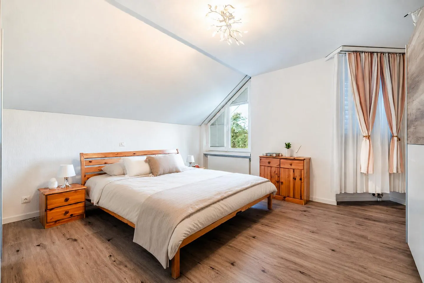 Light-flooded 4.5-room attic maisonette with underground parking space, S - Photo 4 of 17