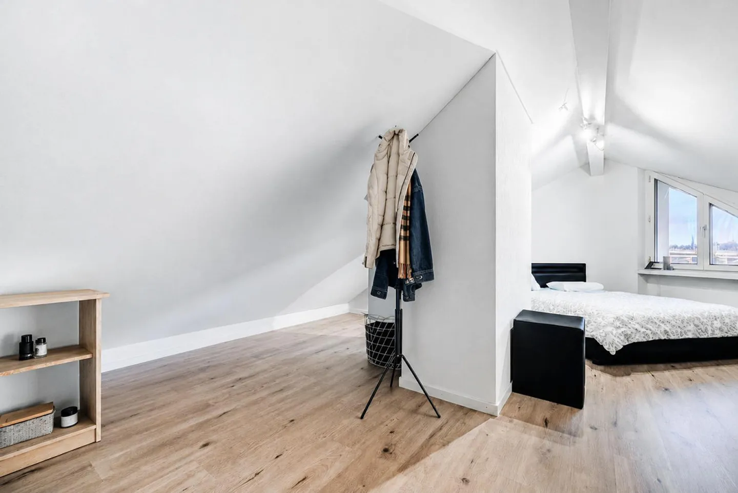 Light-flooded 4.5-room attic maisonette with underground parking space, S - Photo 6 of 17