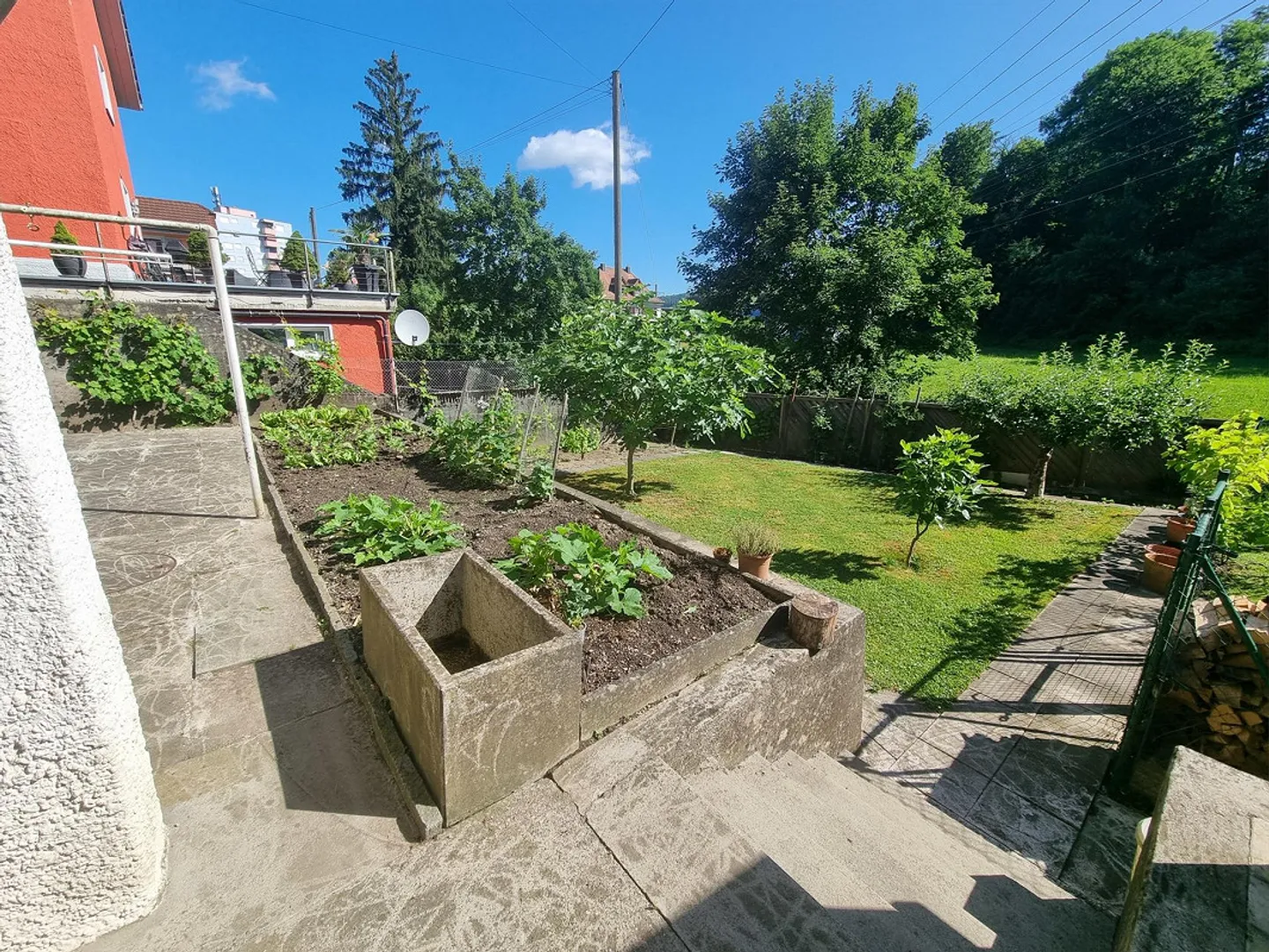 Casa unifamiliare di 5,5 stanze in posizione centrale con giardino paradisiaco - Foto 10 di 11