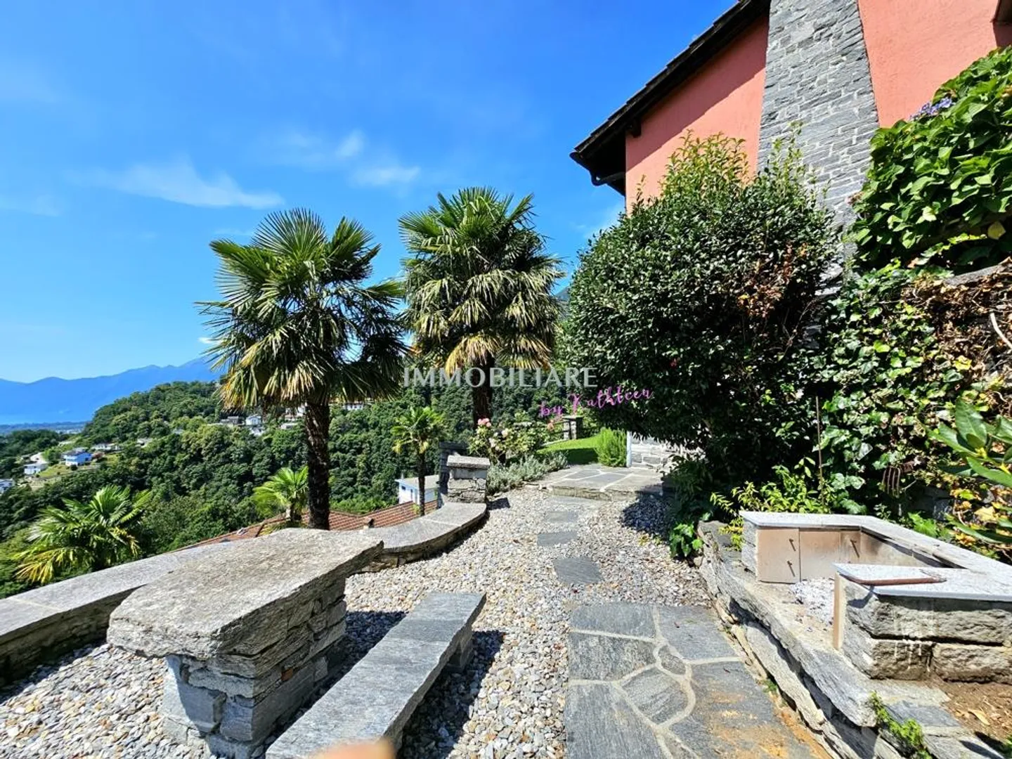 Holiday home with a view in a sunny, quiet location and land reserve - Photo 7 of 21