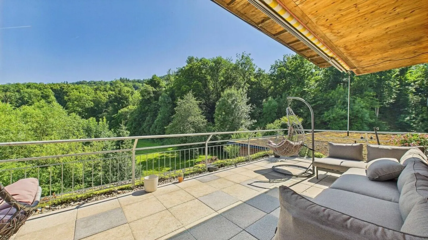 Vivere su due livelli - Ampio appartamento attico su due piani con vista nel distretto di Baden - Foto 1 di 12