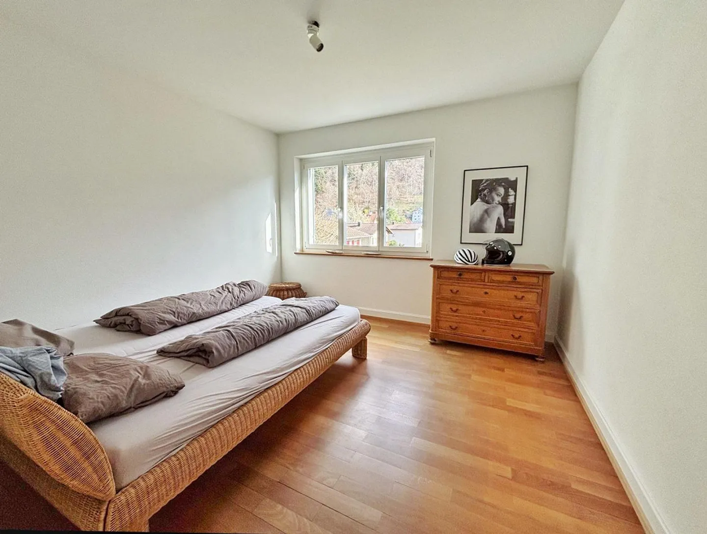 Appartement lumineux et calme de 4 pièces sur la Loestrasse - Photo 2 sur 7