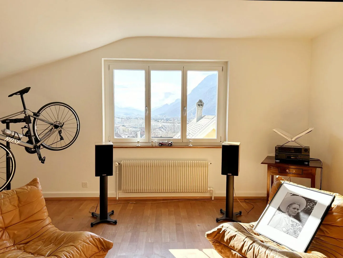 Appartement lumineux et calme de 4 pièces sur la Loestrasse - Photo 3 sur 7