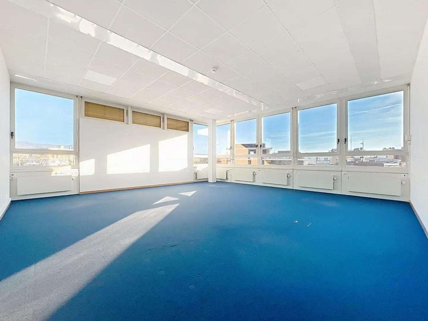 Bureaux lumineux à Nyon - Photo 2 sur 7