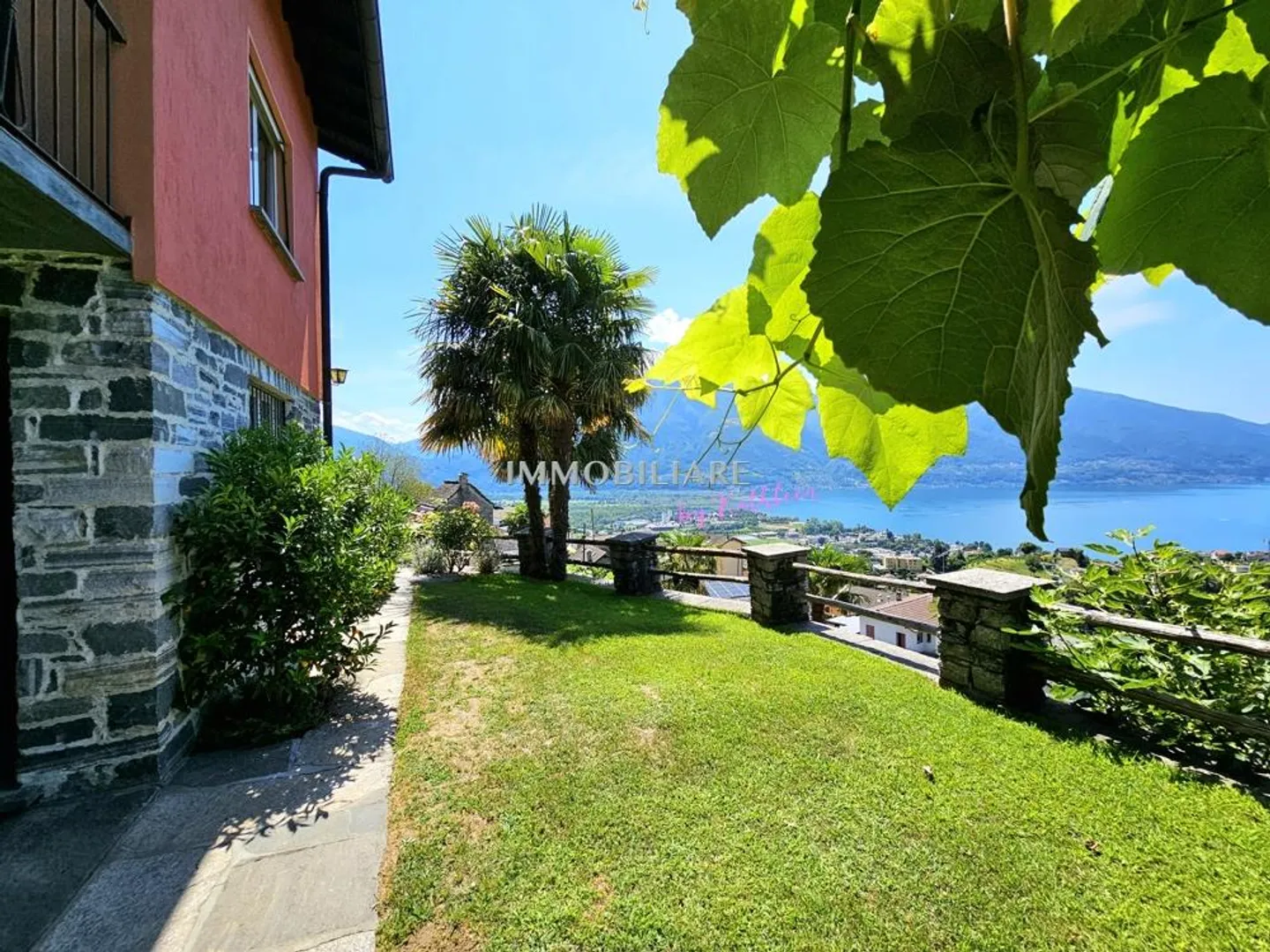 Holiday home with a view in a sunny, quiet location and land reserve - Photo 18 of 21