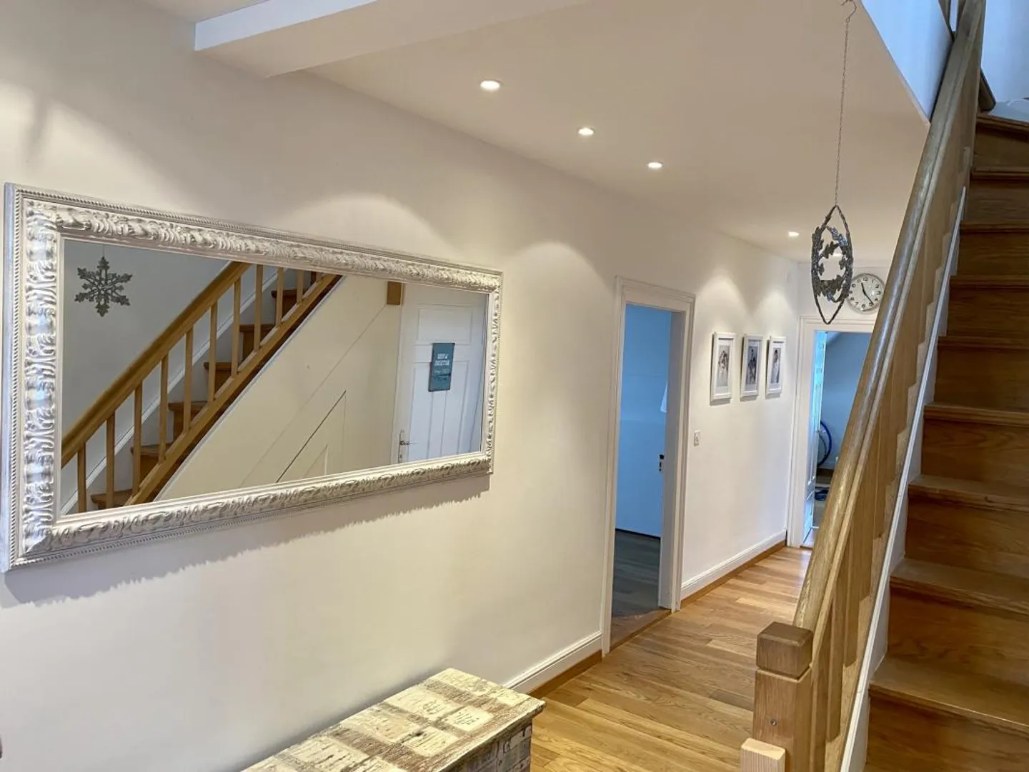 Spacious Maisonette Apartment - Photo 4 of 23