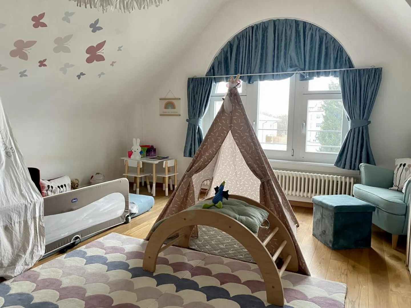 Spacious Maisonette Apartment - Photo 7 of 23