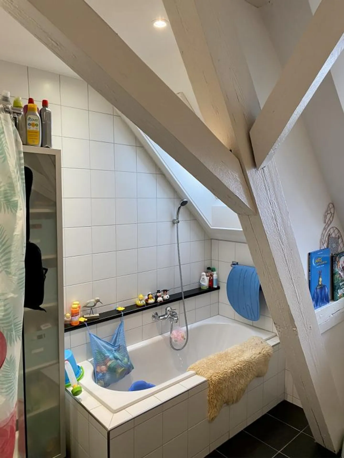 Spacious Maisonette Apartment - Photo 9 of 23