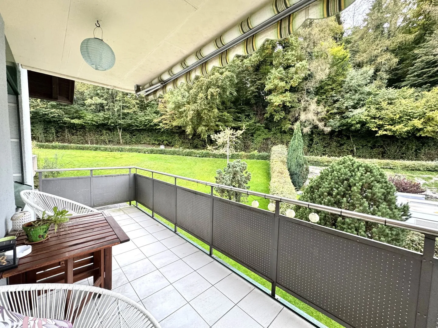 Bellissimo appartamento di 4.5 stanze in una posizione tranquilla - Foto 5 di 5