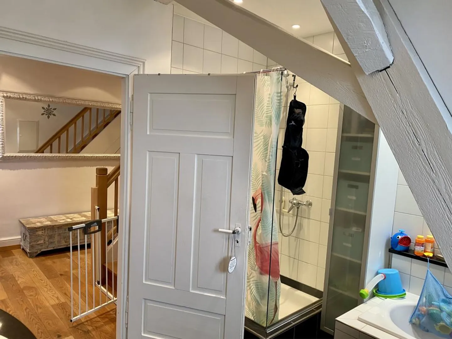 Spacious Maisonette Apartment - Photo 12 of 23