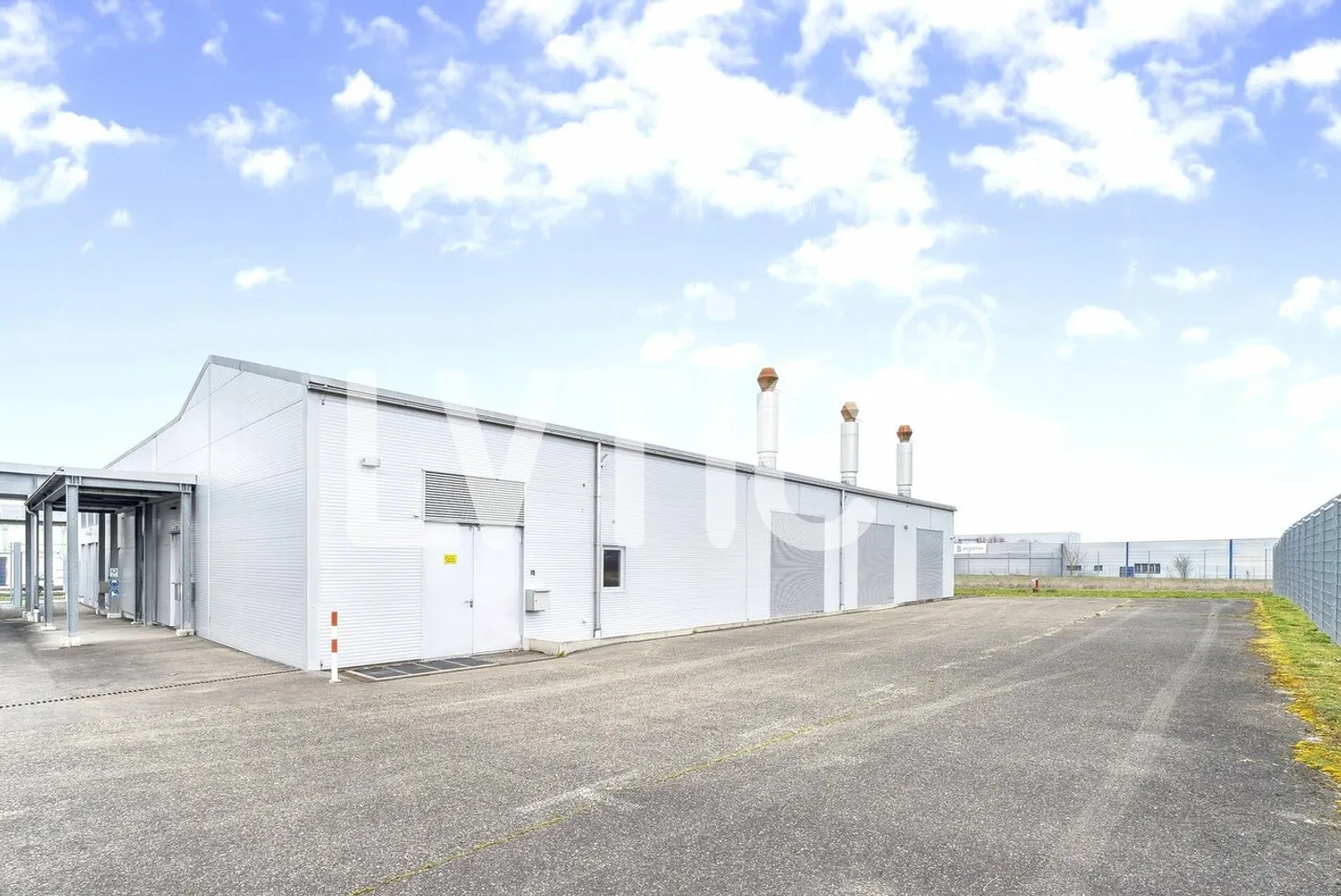Capannone industriale, uffici di 4200 m2 divisibili in affitto ad Avenches - Foto 7 di 14