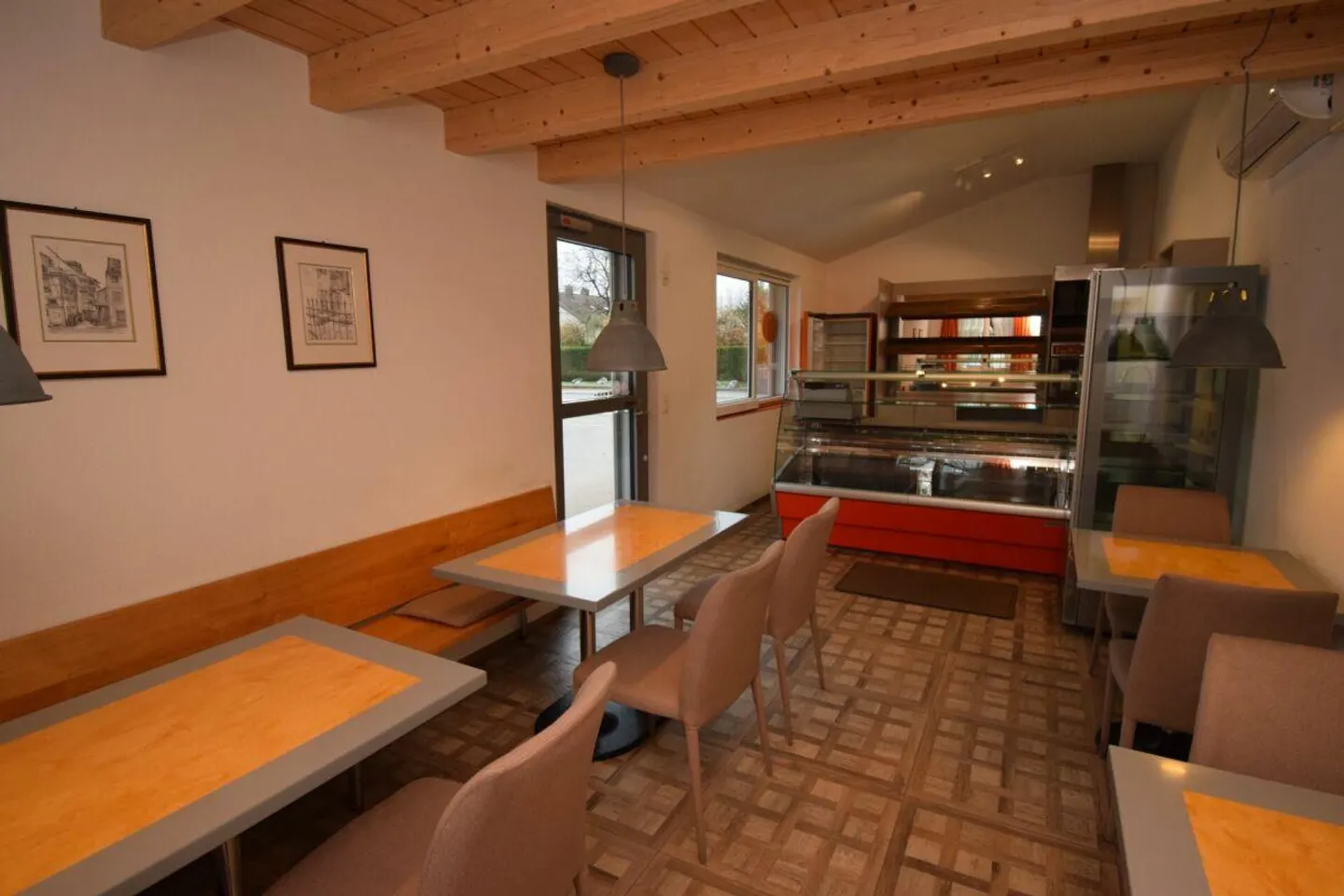 Bureau ou Pratique Toiletteur pour Chiens en Périphérie de Frauenfeld - Photo 4 sur 4