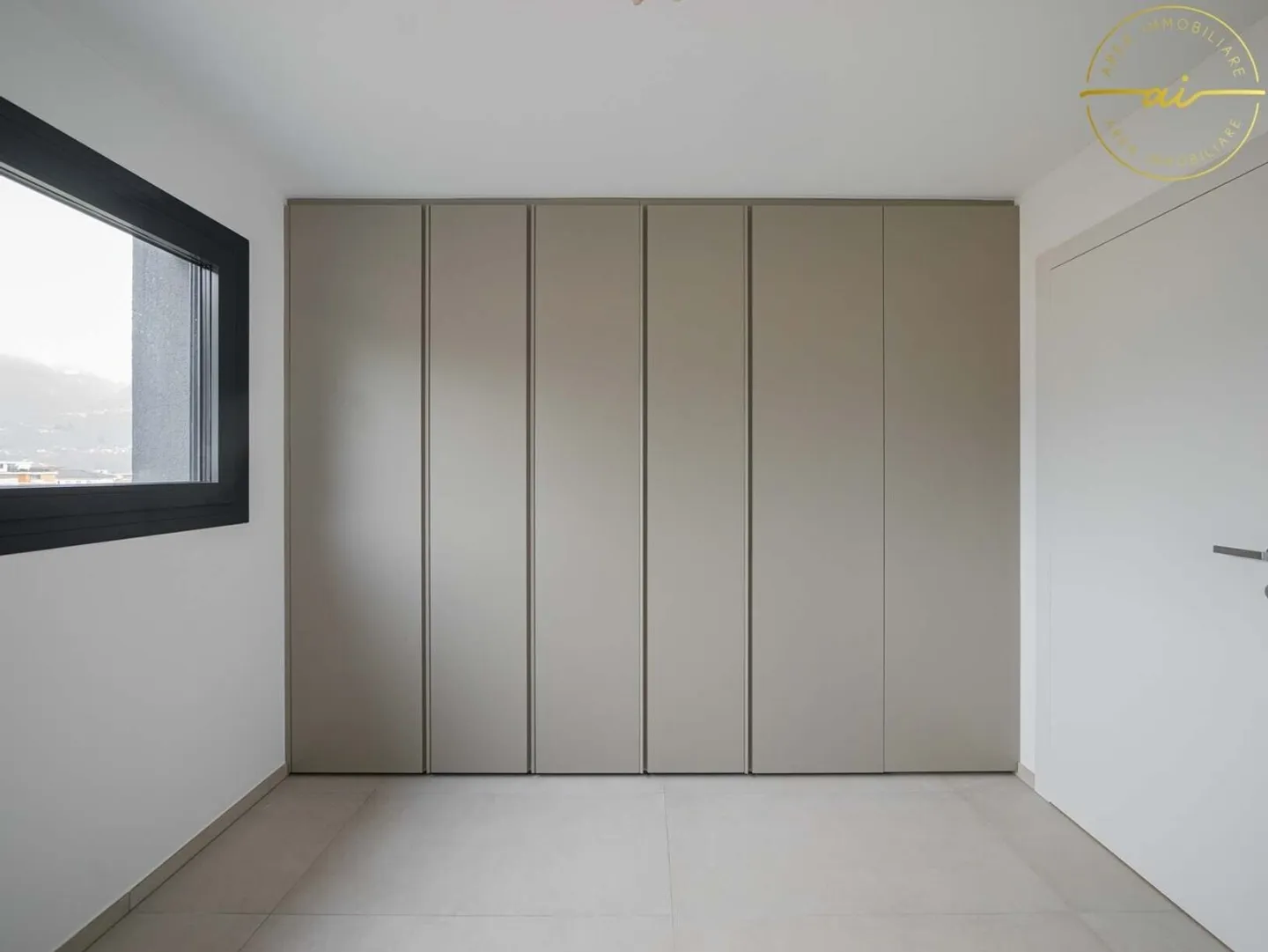 ELEGANTE 2,5-ZIMMER-WOHNUNG MIT HOCHWERTIGEN AUSFÜHRUNGEN - Foto 8 von 13