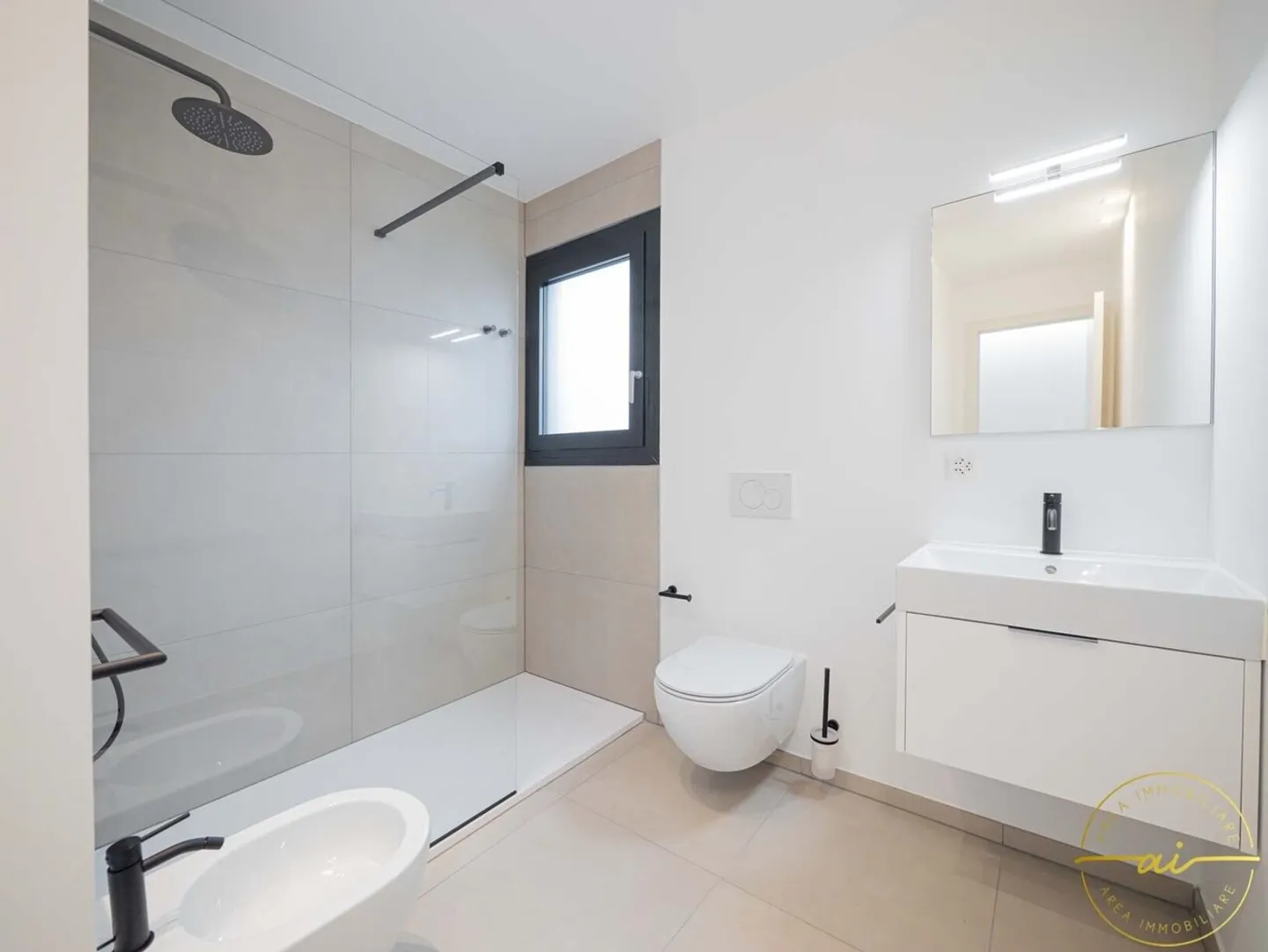 ELEGANTE 2,5-ZIMMER-WOHNUNG MIT HOCHWERTIGEN AUSFÜHRUNGEN - Foto 10 von 13