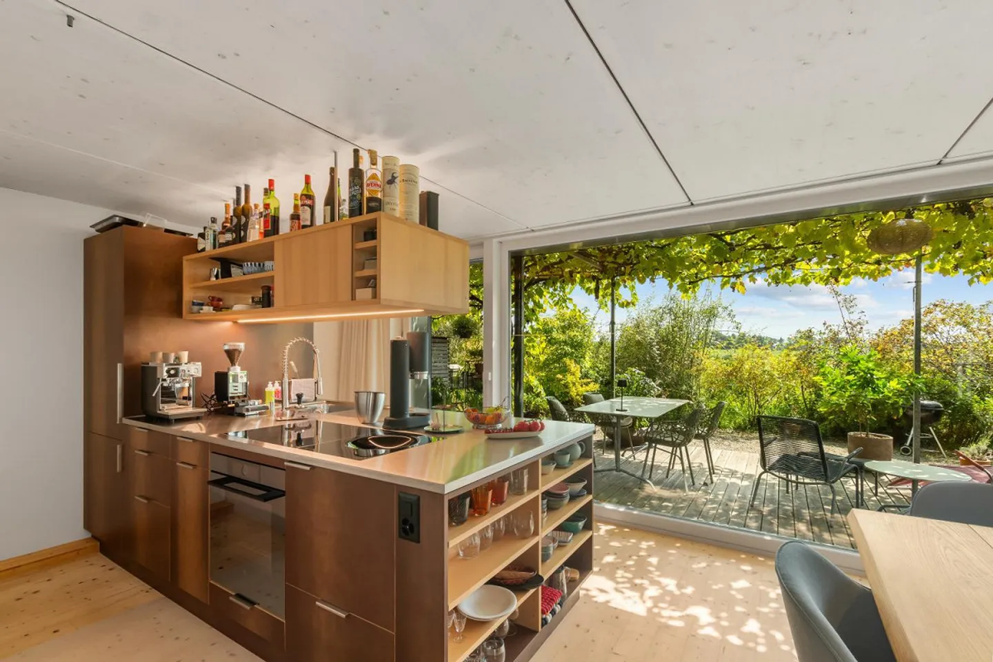 Single-family home feeling in idyllic location! - Photo 3 of 13