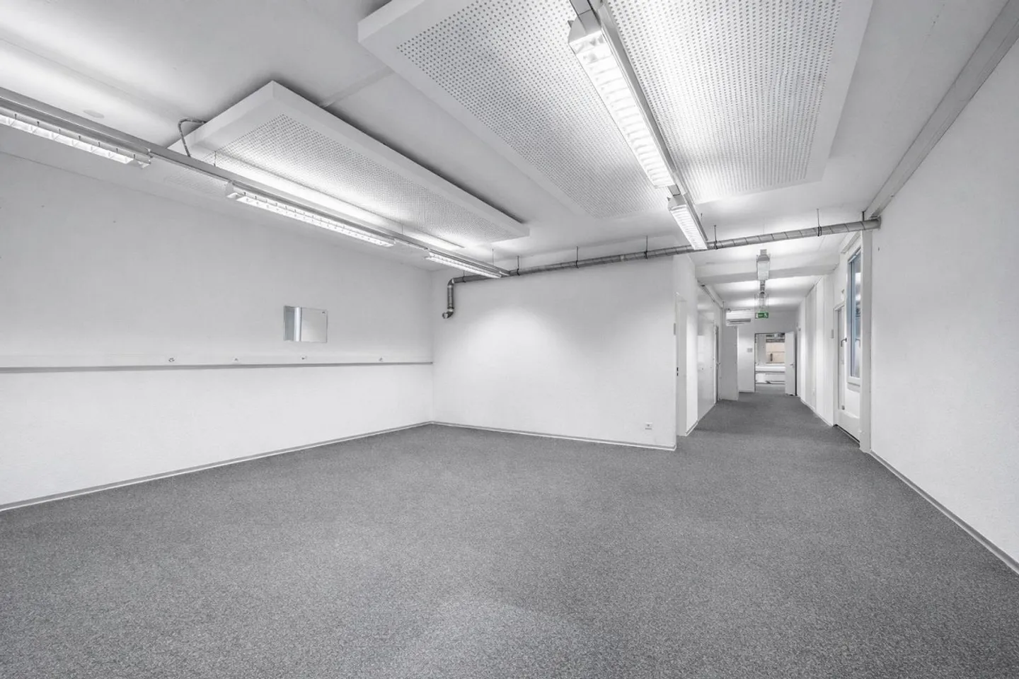 Your new company location directly at Winterthur train station! - Photo 5 of 8