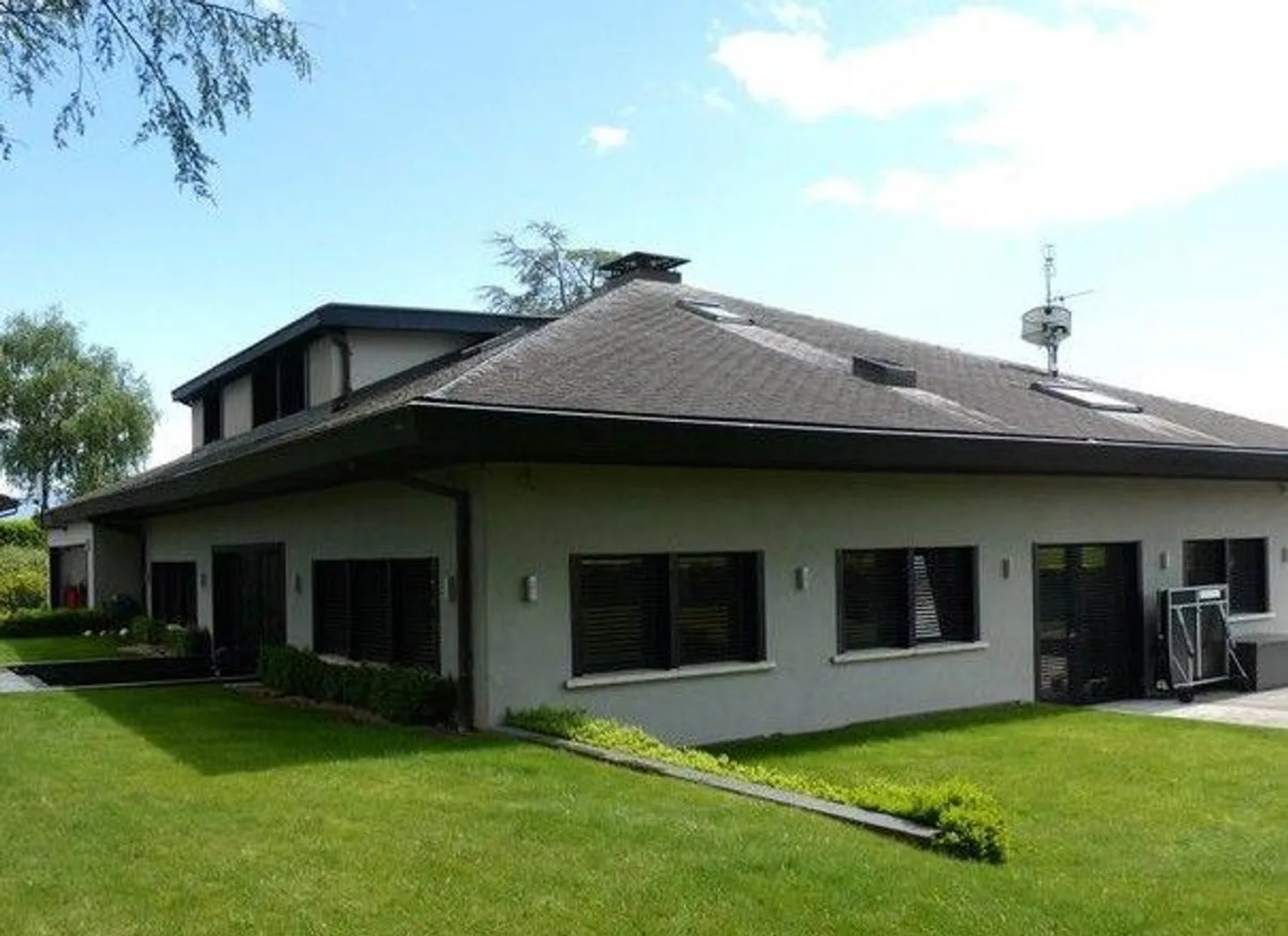 Individual Villa with Pool - Photo 1 of 13