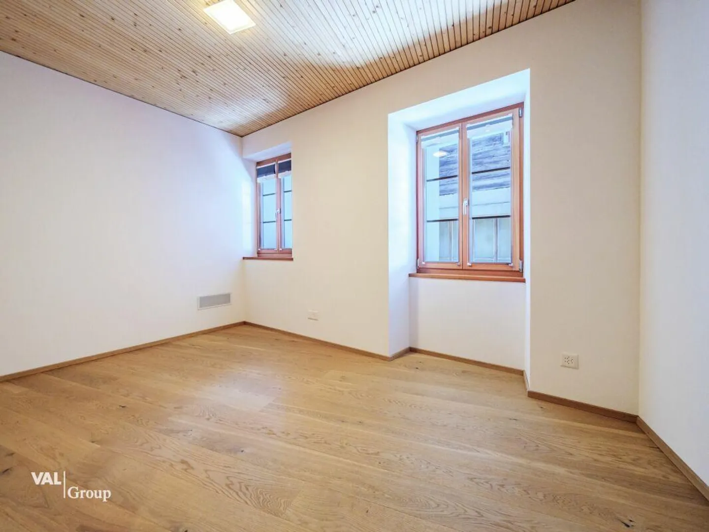 Charm meets quality - fully renovated Walliser house in the heart of Leuk - Photo 6 of 13