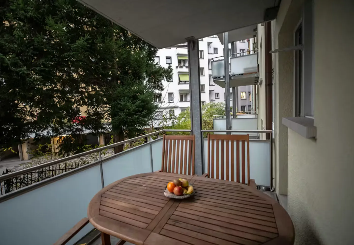 Modern Apartment in Zürich - Photo 2 of 10